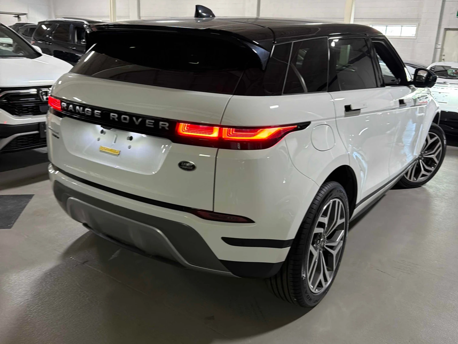 Land Rover Range Rover Evoque * SE * CARFAX * ЦЕНА ДО БГ, снимка 4 - Автомобили и джипове - 55940650
