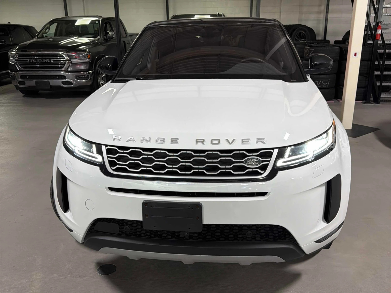 Land Rover Range Rover Evoque * SE * CARFAX * ЦЕНА ДО БГ, снимка 5 - Автомобили и джипове - 55940650