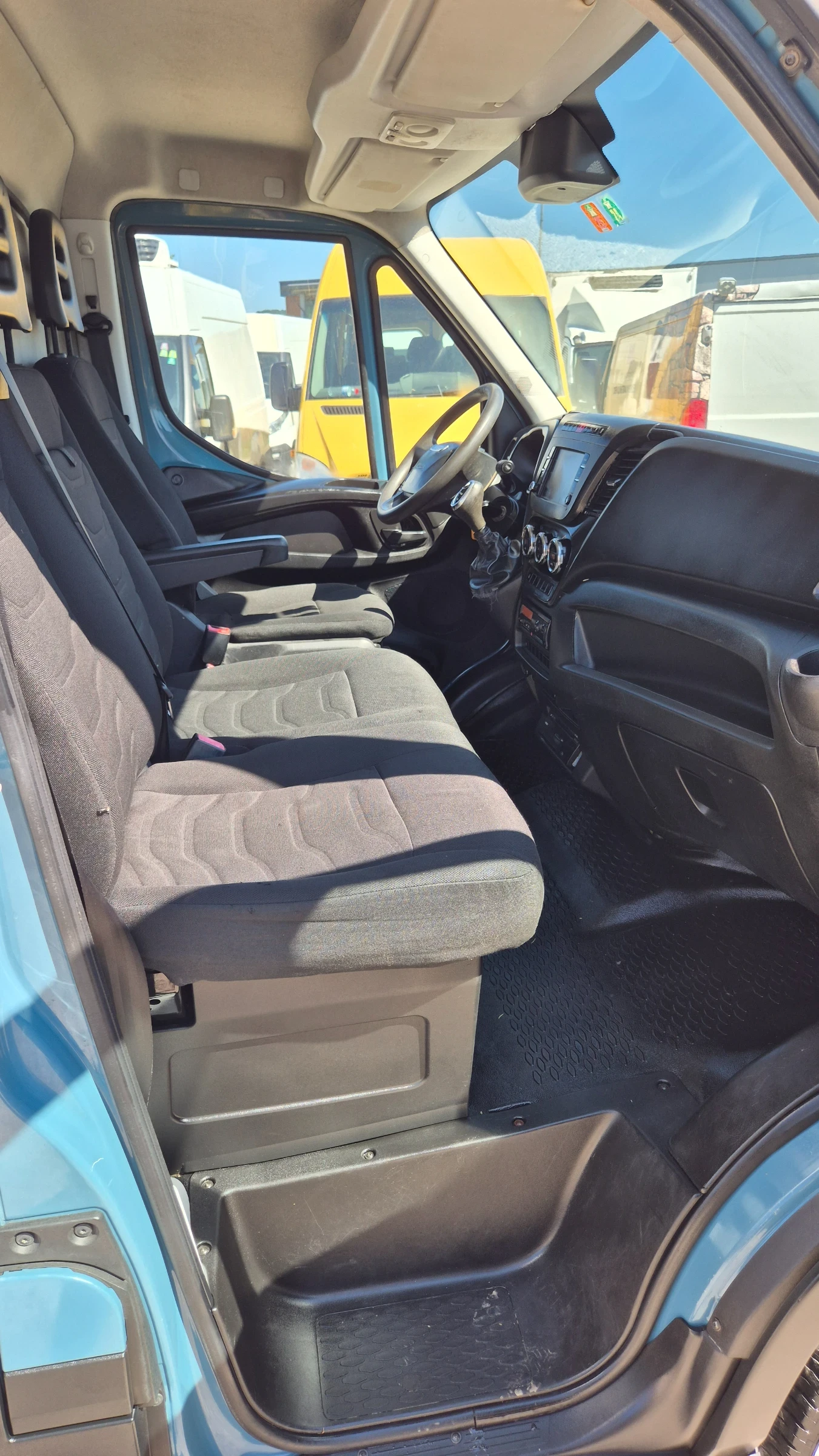 Iveco Daily 35c17* 5метра* ЩОРИ* БОРД* ШВЕЙЦАРИЯ* , снимка 11 - Бусове и автобуси - 55478149