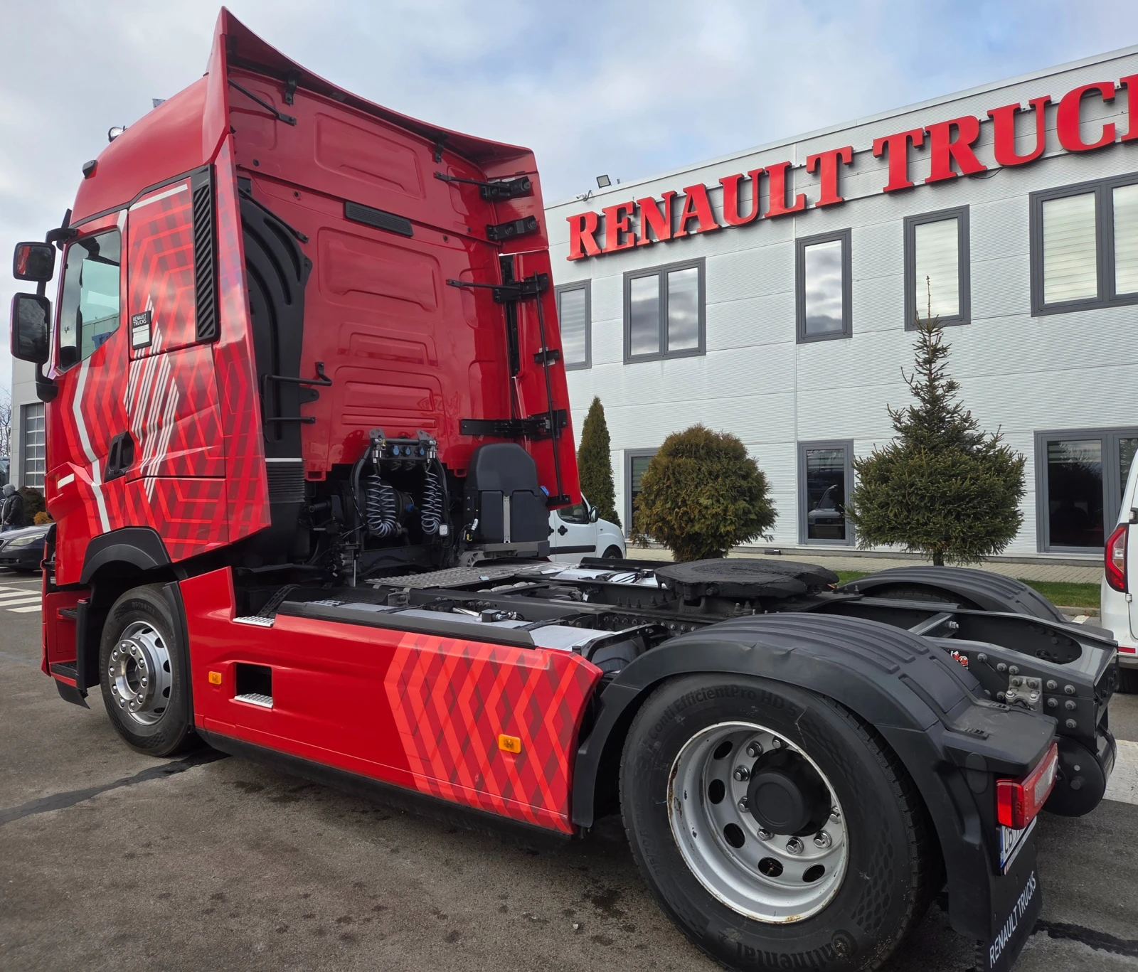 Renault T Собствен лизинг - изображение 4