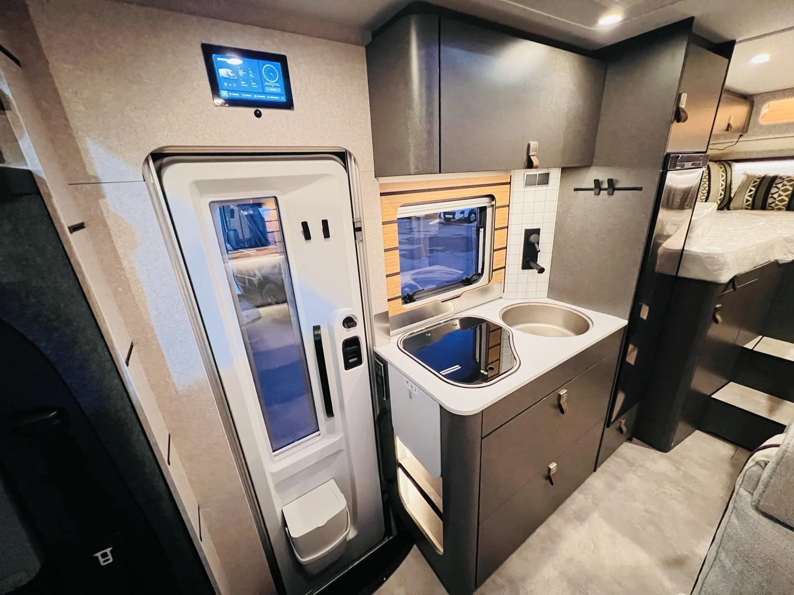  HYMER / ERIBA XPERIENCE EDITION ML-T 570  | Mobile.bg   11