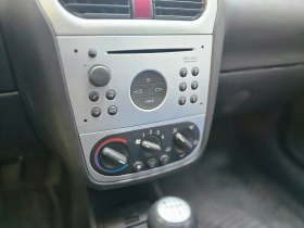 Opel Corsa 1.2 газов инж. Климатик, снимка 9
