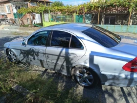 Mercedes-Benz E 220, снимка 1