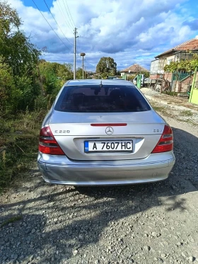 Mercedes-Benz E 220, снимка 4