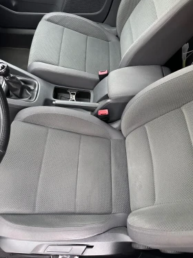 Обява за продажба на VW Golf 1.6i* Газ* Нави* Клима ~4 700 лв. - изображение 6