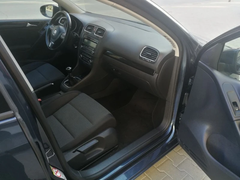 VW Golf 1.4 TSI, снимка 11 - Автомобили и джипове - 40014376