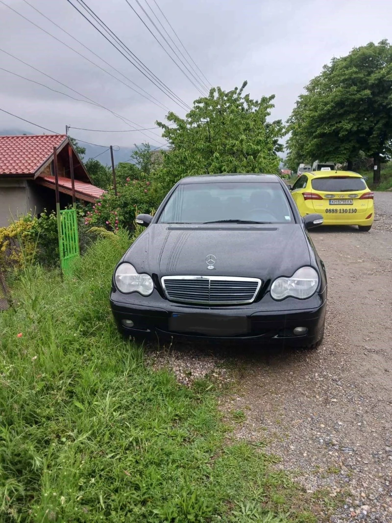 Mercedes-Benz C 180, снимка 2 - Автомобили и джипове - 48227503