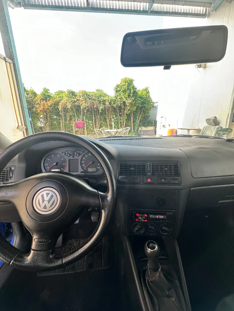 VW Golf 1.4 бензин, снимка 5 - Автомобили и джипове - 47540308