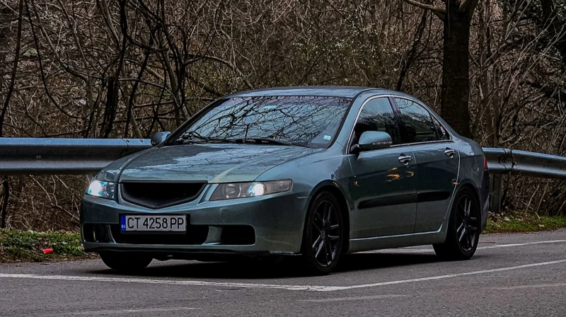 Honda Accord 2.0, снимка 1 - Автомобили и джипове - 47665737