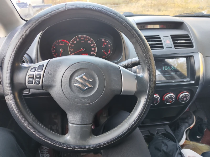 Suzuki SX4 1.6i, снимка 9 - Автомобили и джипове - 48369832