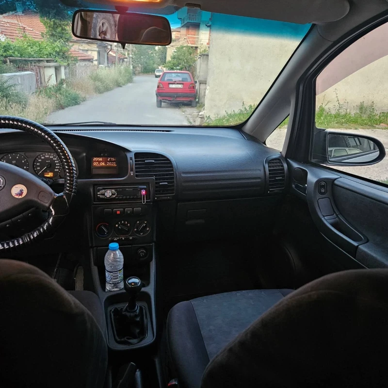 Opel Zafira 1.8 Газ, снимка 7 - Автомобили и джипове - 52877682