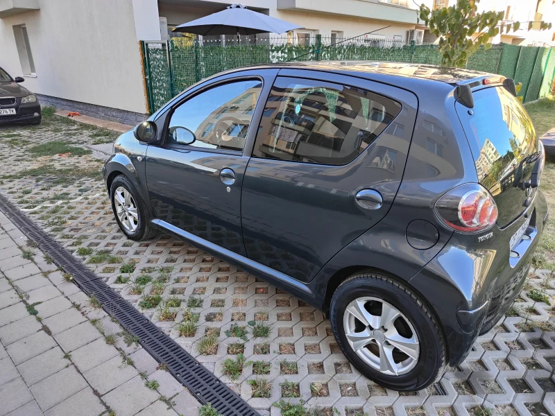 Toyota Aygo 1.0I, снимка 3 - Автомобили и джипове - 52570679