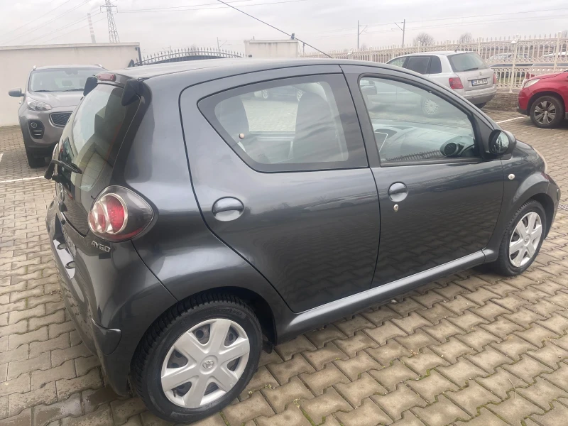 Toyota Aygo 1.0I, снимка 5 - Автомобили и джипове - 52973221