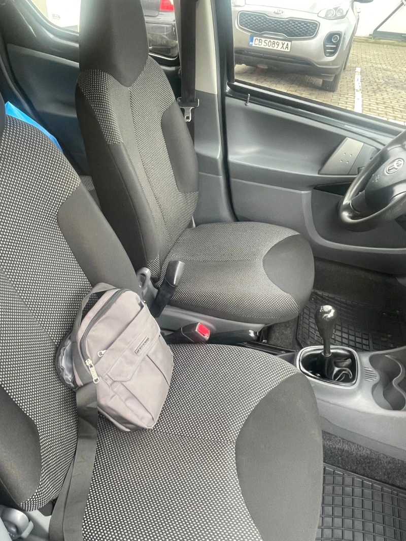 Toyota Aygo 1.0I, снимка 8 - Автомобили и джипове - 52973221