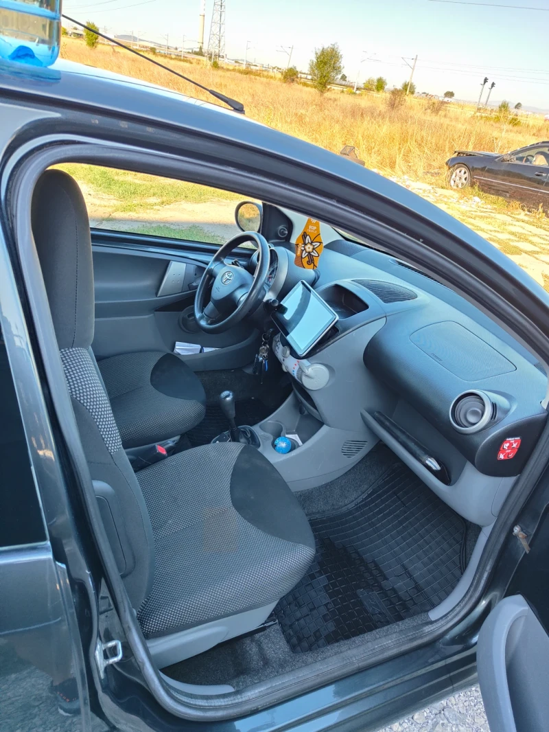 Toyota Aygo 1.0I, снимка 7 - Автомобили и джипове - 52570679