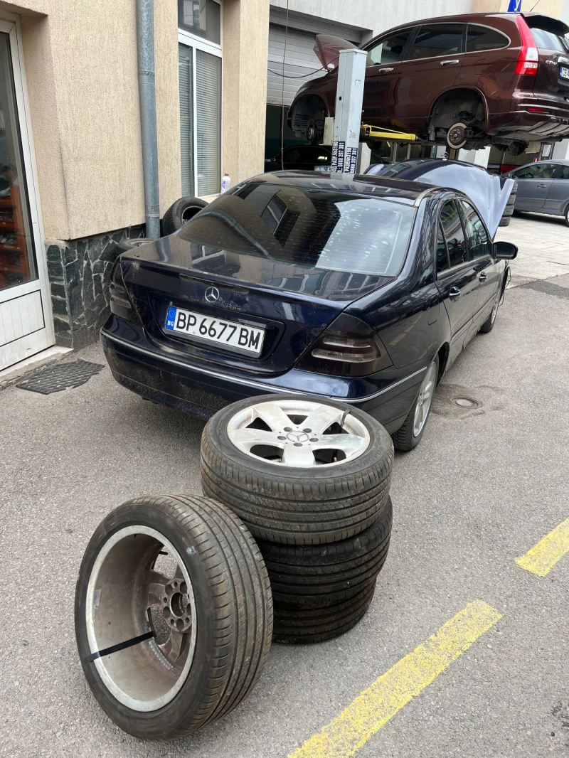 Mercedes-Benz C 220, снимка 4 - Автомобили и джипове - 52262693