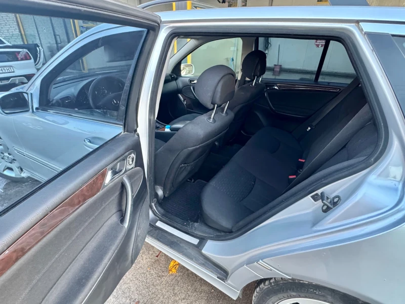 Mercedes-Benz C 220 CDI Elegance Facelift!, снимка 9 - Автомобили и джипове - 52588206