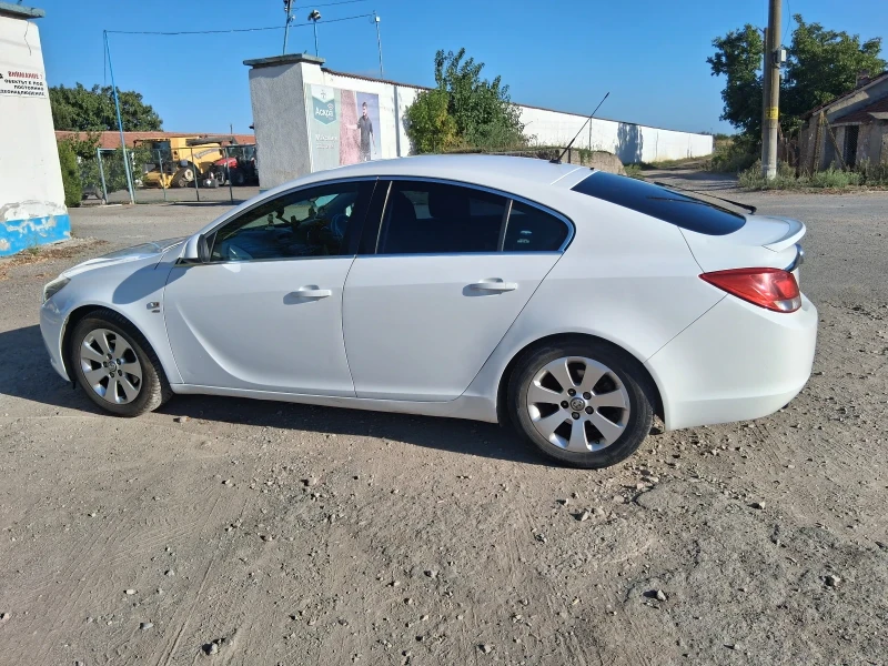 Opel Insignia седан, снимка 2 - Автомобили и джипове - 52527549