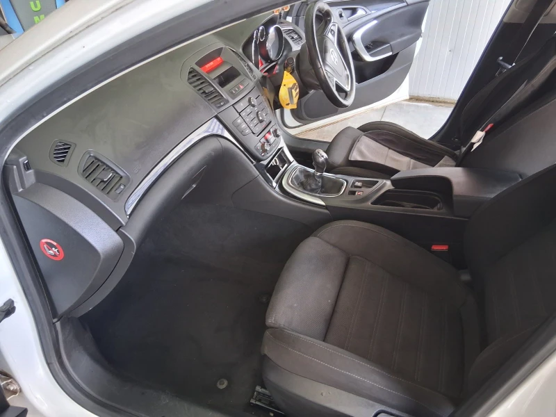 Opel Insignia седан, снимка 7 - Автомобили и джипове - 52527549