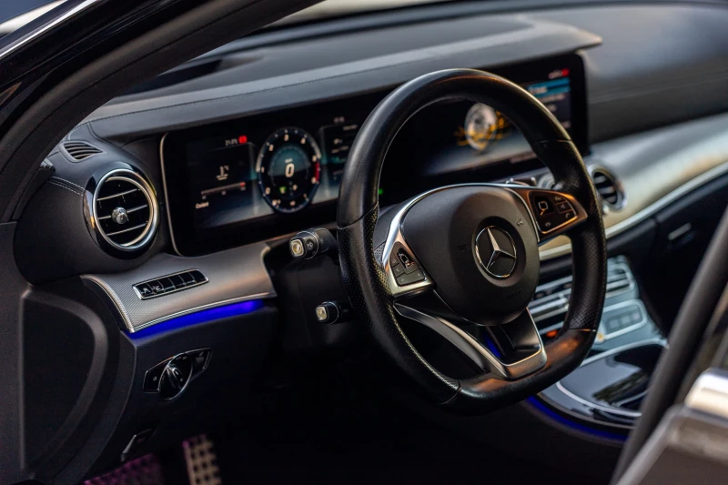 Mercedes-Benz E 220, снимка 9 - Автомобили и джипове - 52847519