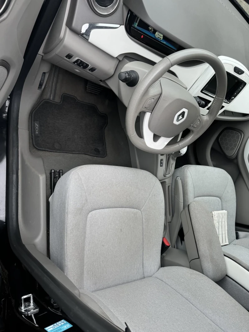 Renault Zoe Ze40, снимка 4 - Автомобили и джипове - 53136737