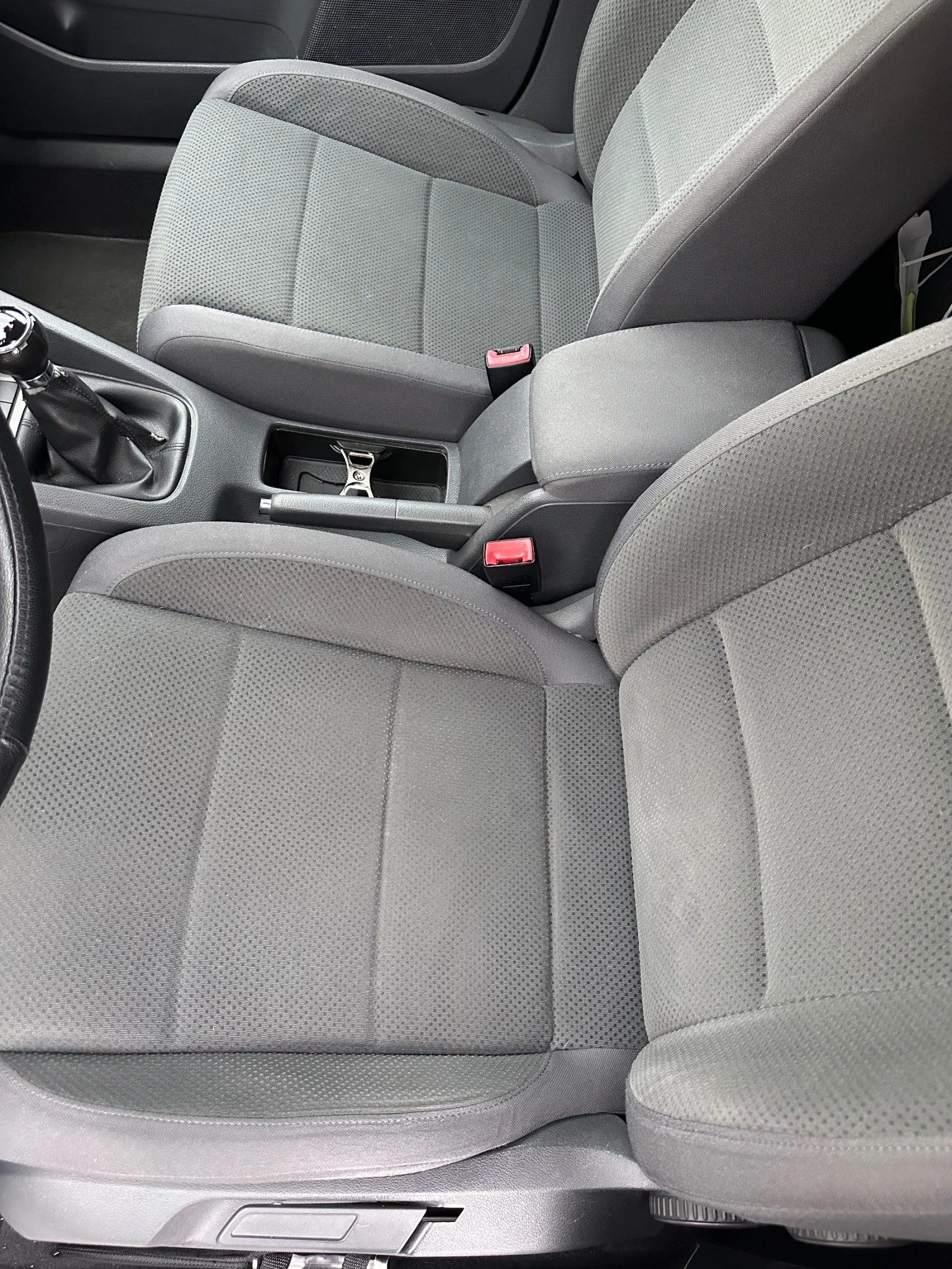 VW Golf 1.6i* Газ* Нави* Клима - изображение 7