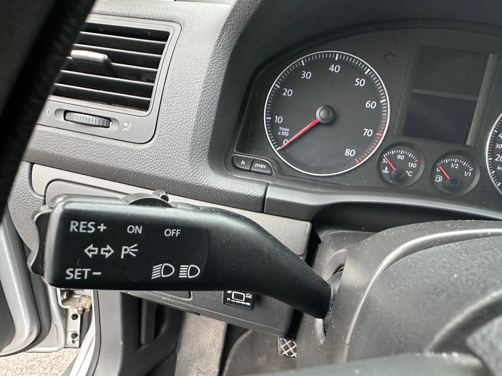 VW Golf 1.6i* Газ* Нави* Клима - изображение 9