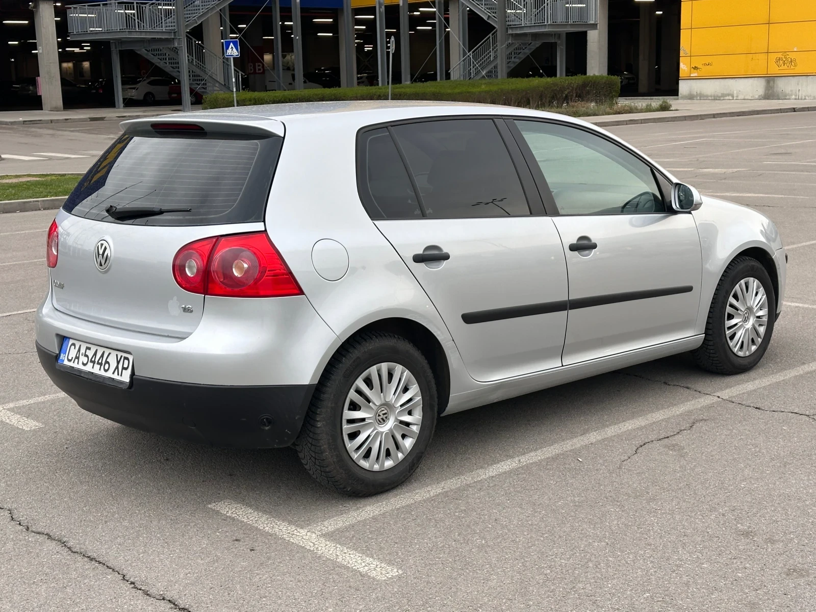 VW Golf 1.6i* Газ* Нави* Клима - изображение 3