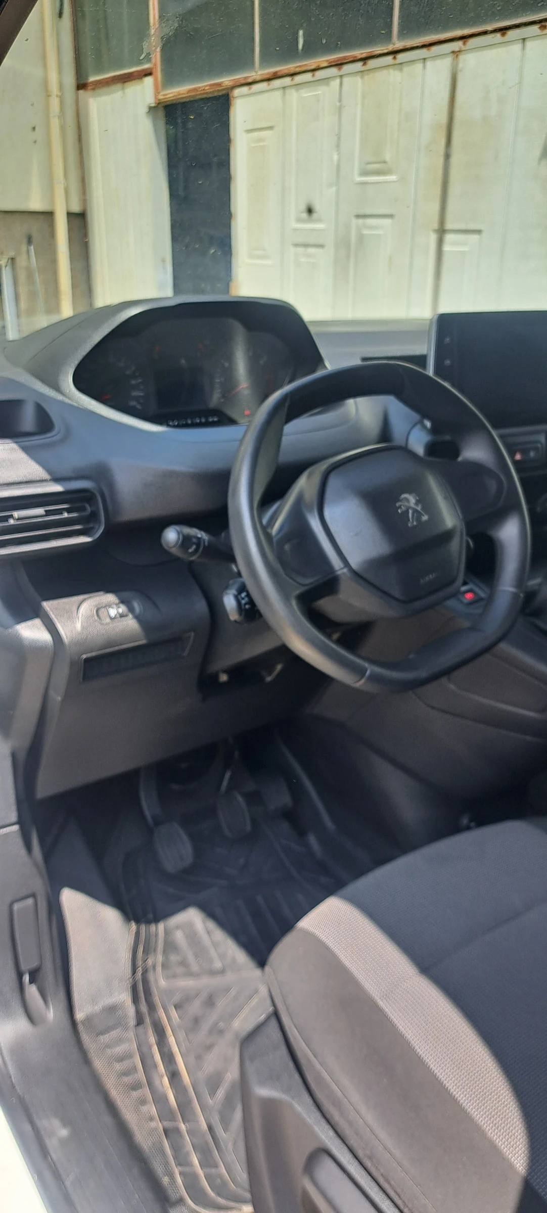 Peugeot Partner 1.5HDI - изображение 9