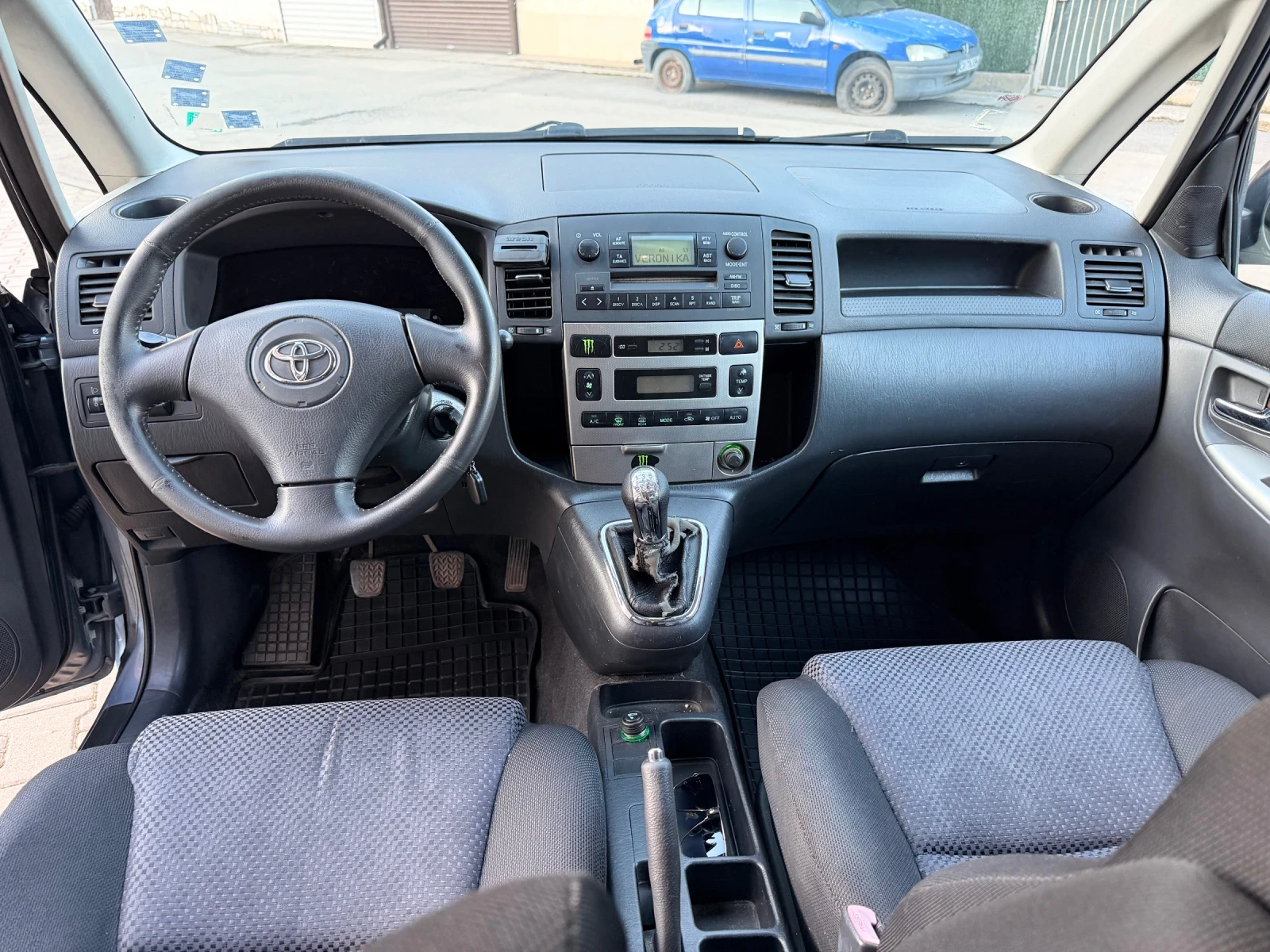 Toyota Corolla verso  КЛИМАТРОНИК , снимка 8 - Автомобили и джипове - 53788308