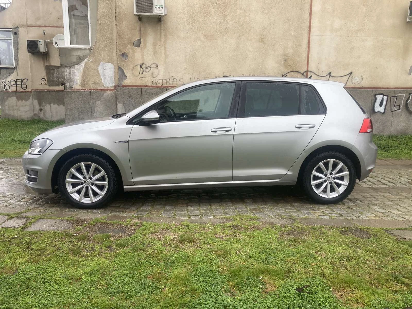 VW Golf 1.6TDI Автоматик 100хил км, снимка 2 - Автомобили и джипове - 53992963