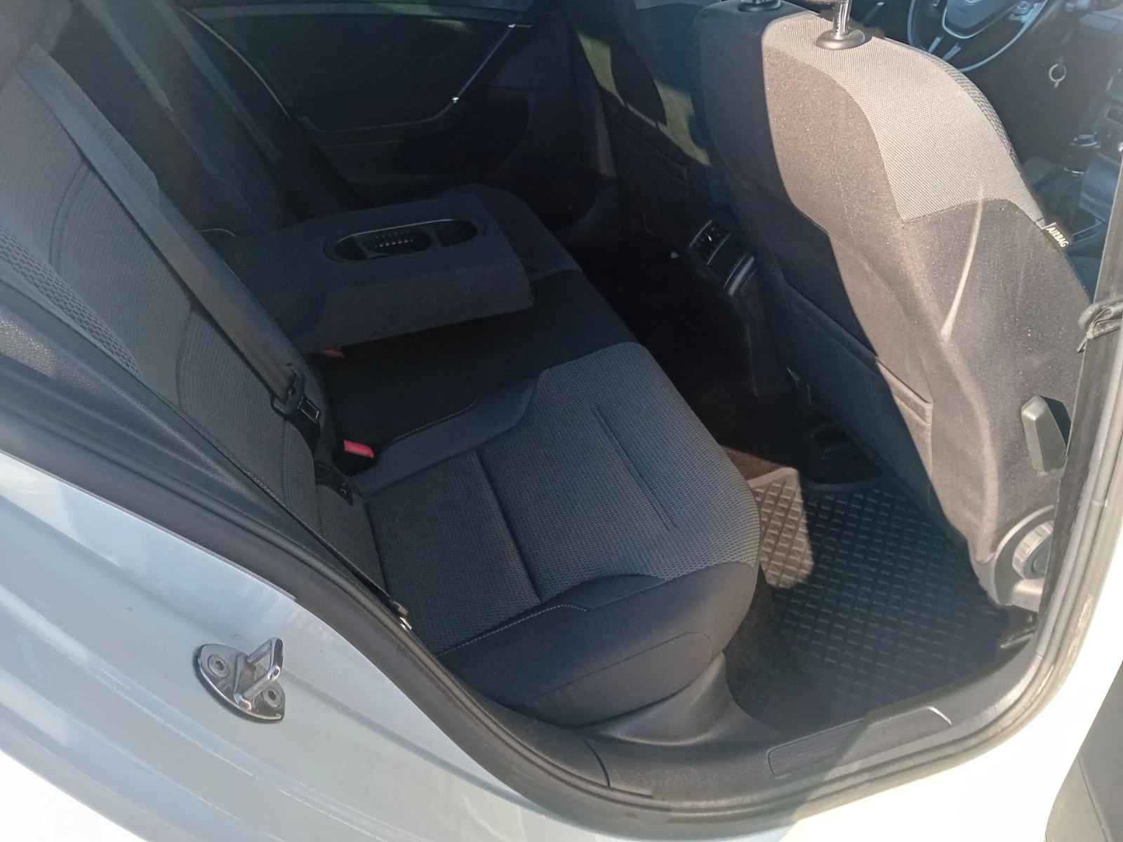 VW Golf 1.4Tgi 110k.sili, снимка 13 - Автомобили и джипове - 54335059