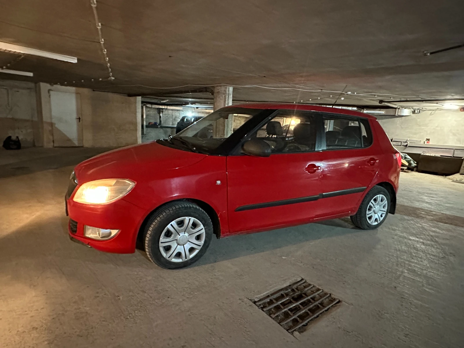 Skoda Fabia РЕАЛНИ КИЛОМЕТРИ, снимка 6 - Автомобили и джипове - 55016391