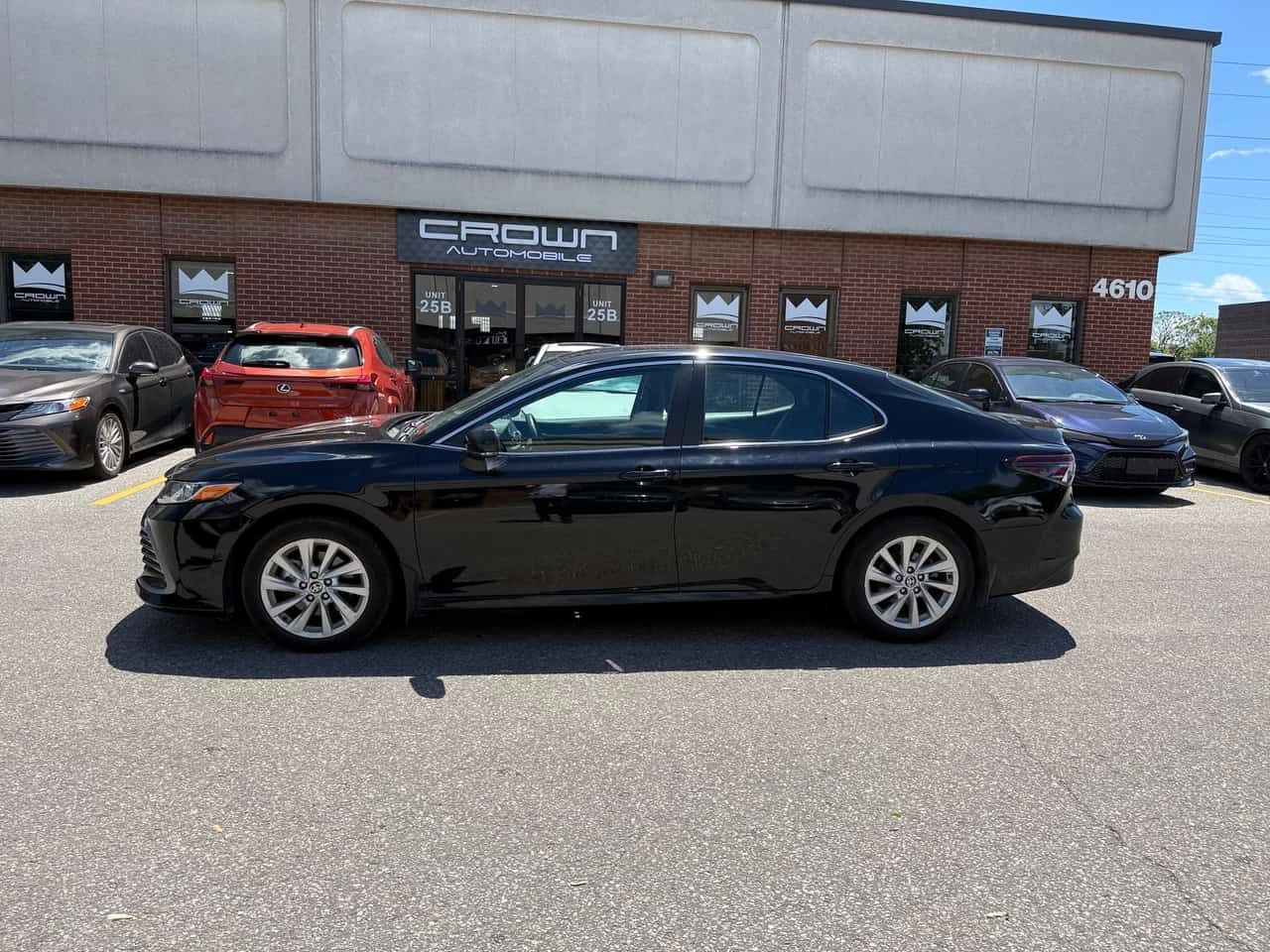 Toyota Camry | Hybrid LE | CARFAX | БЕЗ ПЪРВОНАЧАЛНА ВНОСКА | , снимка 2 - Автомобили и джипове - 55130714