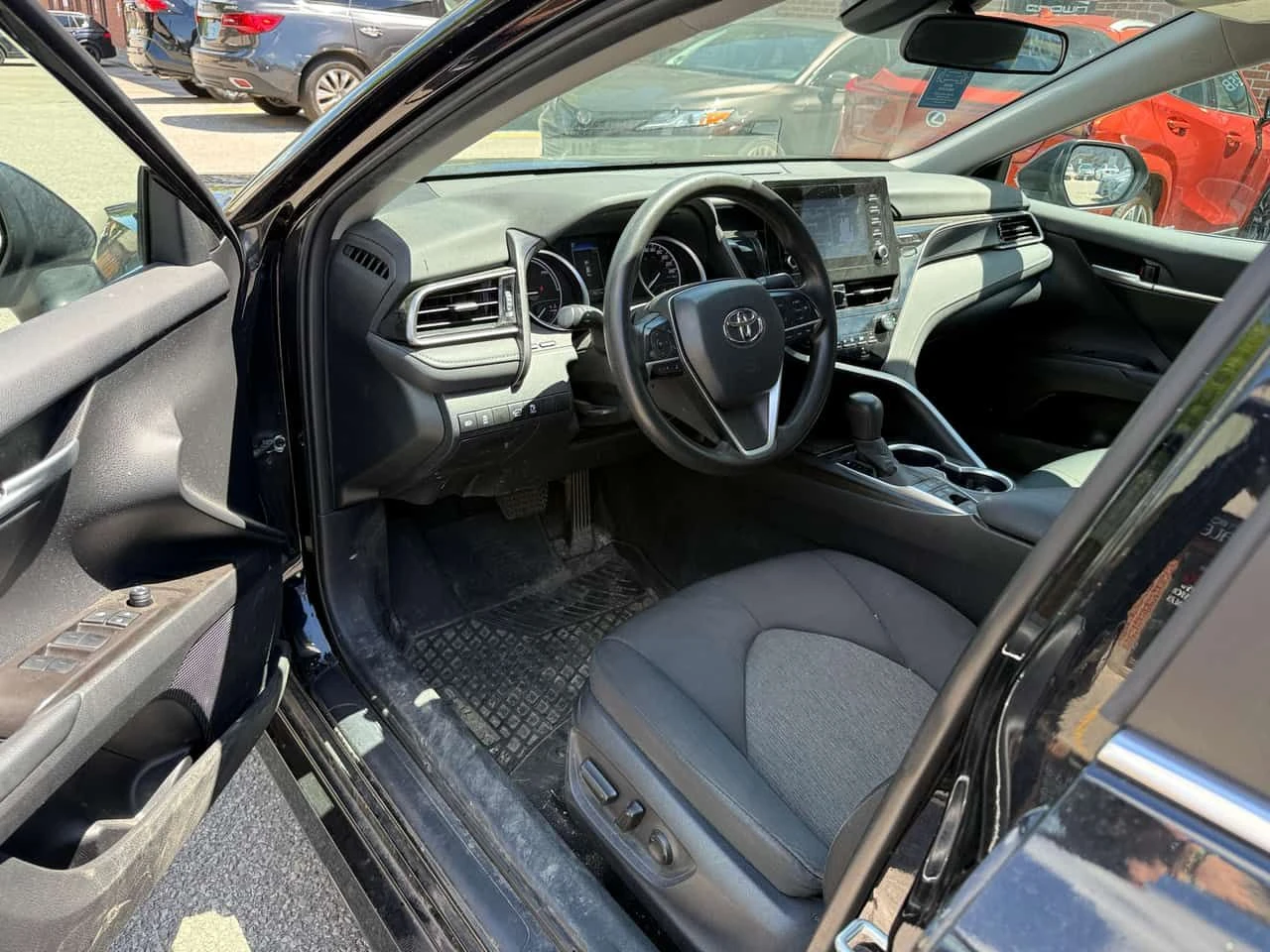 Toyota Camry | Hybrid LE | CARFAX | БЕЗ ПЪРВОНАЧАЛНА ВНОСКА | , снимка 5 - Автомобили и джипове - 55130714