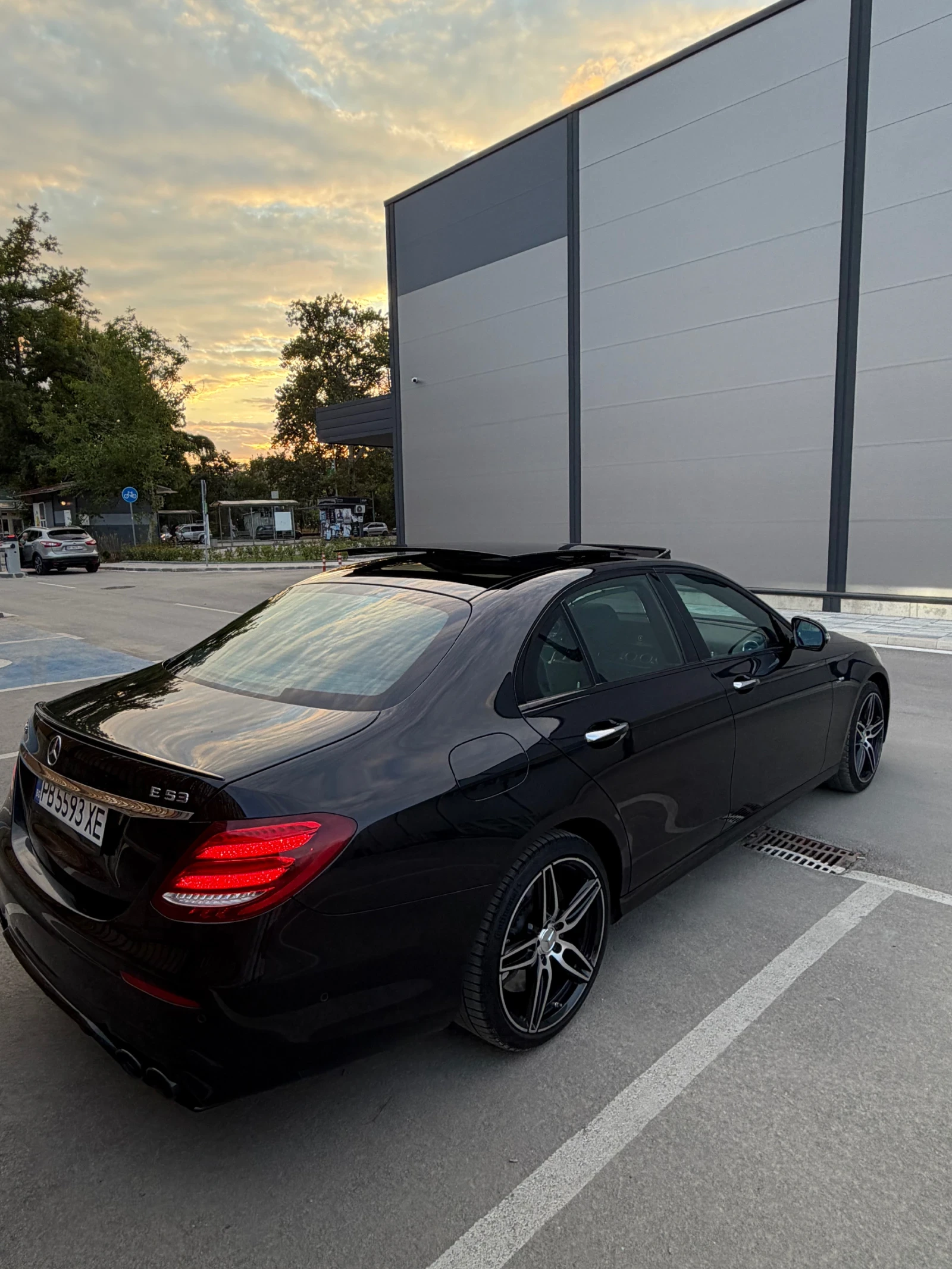 Mercedes-Benz E 53 AMG AMG E53 4MATIC+ Подгрев/Обдухване 360 Burmester, снимка 3 - Автомобили и джипове - 55193721