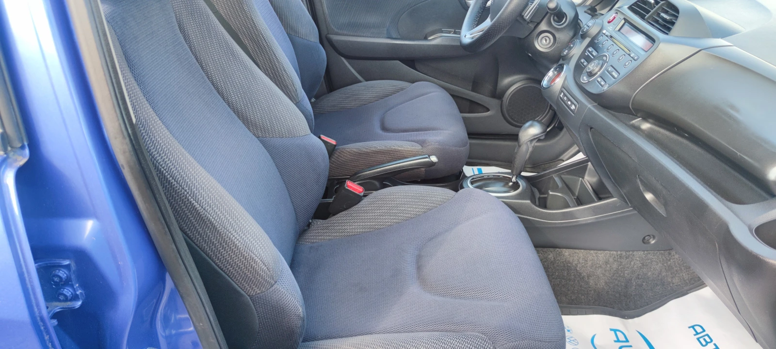Honda Jazz 1.4i automatic , снимка 12 - Автомобили и джипове - 55216861
