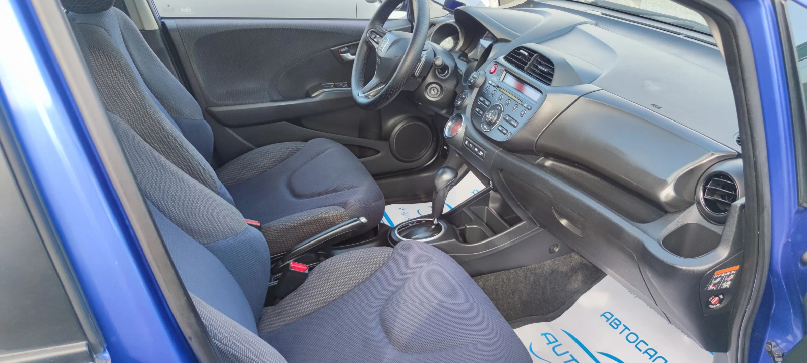 Honda Jazz 1.4i automatic , снимка 11 - Автомобили и джипове - 55216861