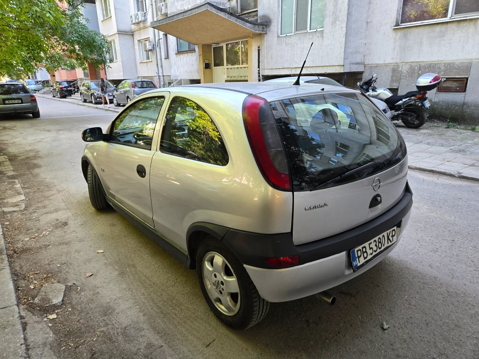 Opel Corsa 1.2 газов инж. Климатик, снимка 4 - Автомобили и джипове - 55482525