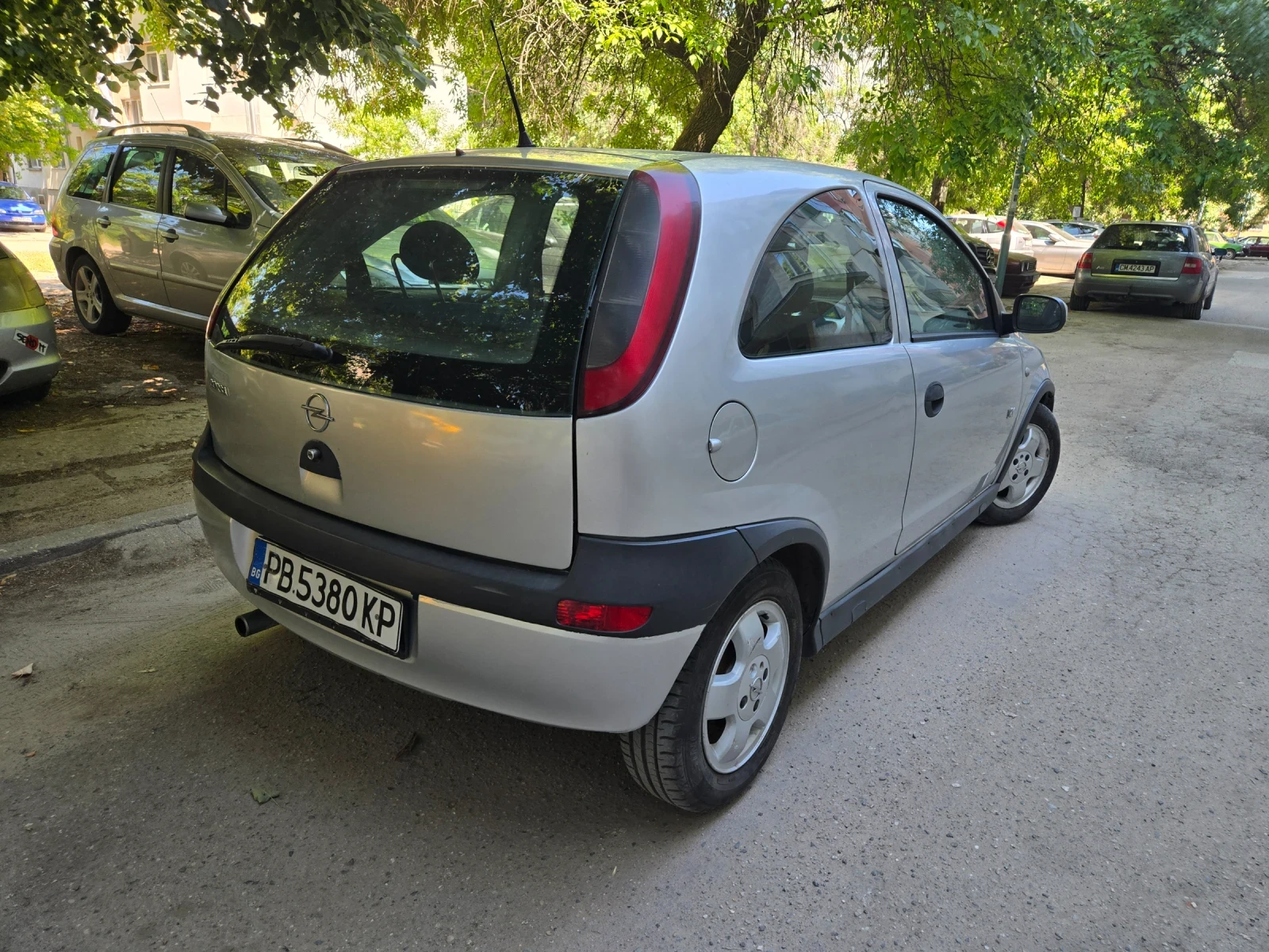 Opel Corsa 1.2 газов инж. Климатик, снимка 3 - Автомобили и джипове - 55482525