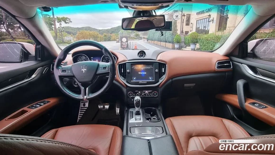 Maserati Ghibli, снимка 7 - Автомобили и джипове - 55544629