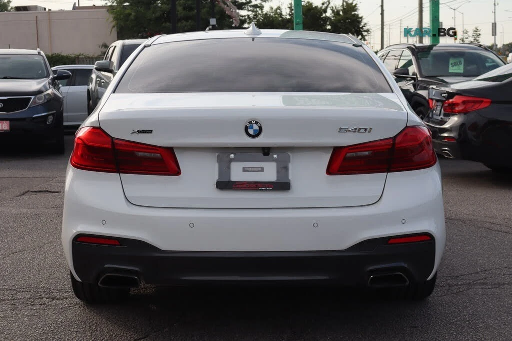 BMW 540 MPACK* 360 КАМЕРА* 4 ПОДГРЕВА* КОЖА* ПАНО, снимка 6 - Автомобили и джипове - 55706673
