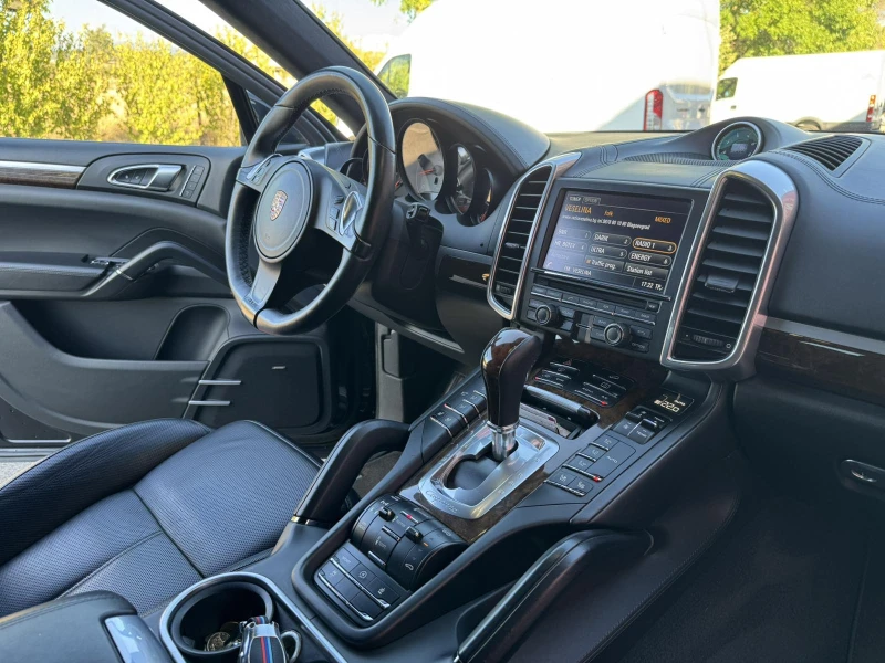 Porsche Cayenne 4.2S V8 FULL, снимка 15 - Автомобили и джипове - 52666009