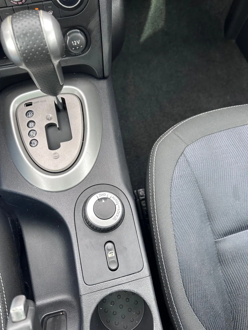 Nissan Qashqai 2.0i ГАЗ /ПАНОРАМА/ АВТОМАТ/ 4* 4 2010г, снимка 15 - Автомобили и джипове - 53022424