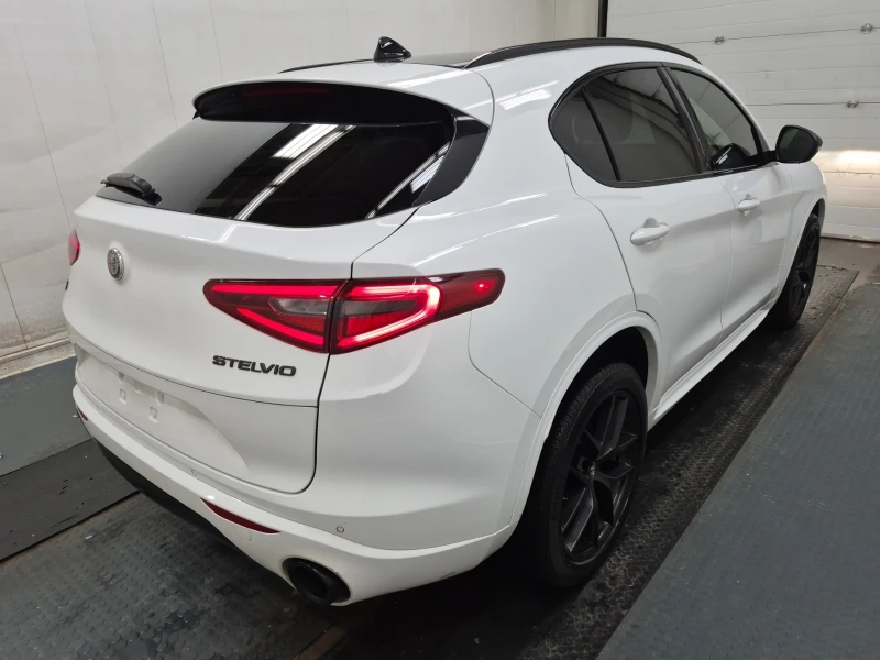 Alfa Romeo Stelvio TI Sport AWD 280кс * Възможност за Лизинг* , снимка 3 - Автомобили и джипове - 53480236