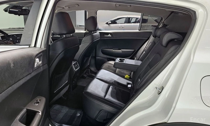 Kia Sportage, снимка 12 - Автомобили и джипове - 53560250