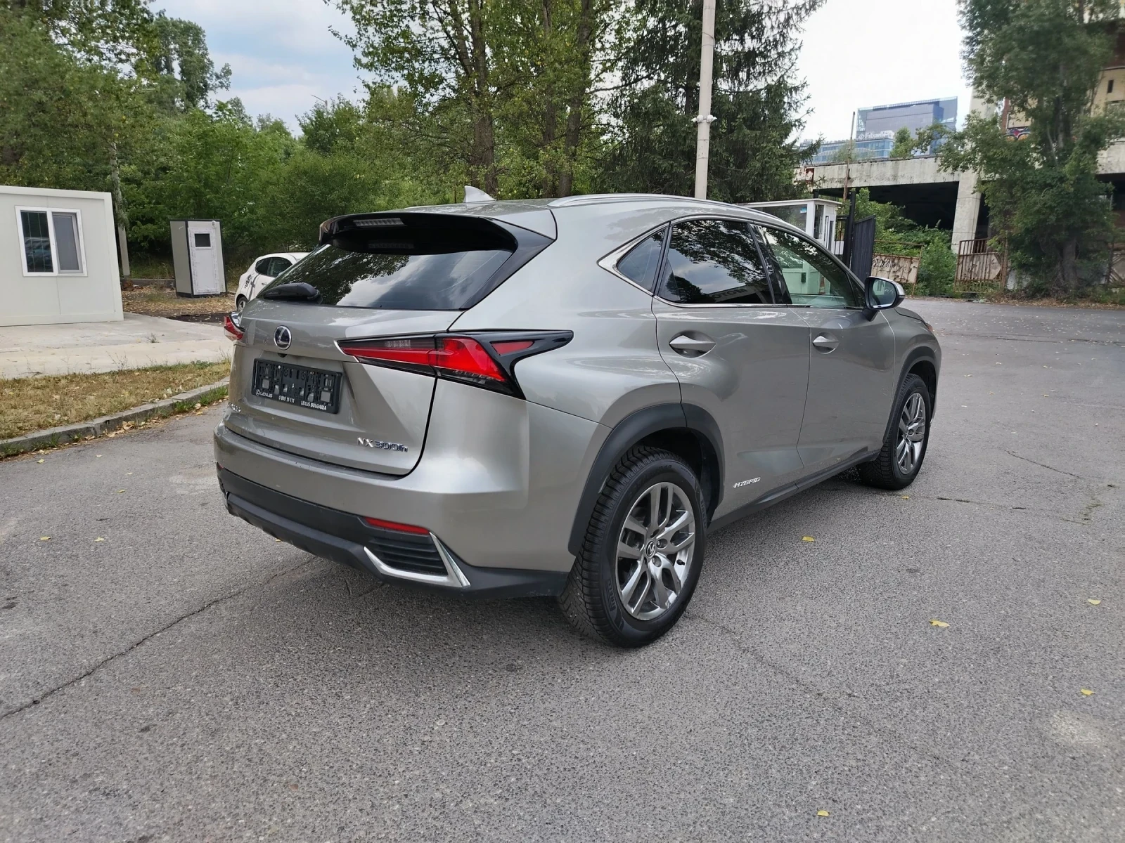 Lexus NX 300h 300HYBRID/4X4/ГАРАНЦИЯ до 2030г - изображение 4