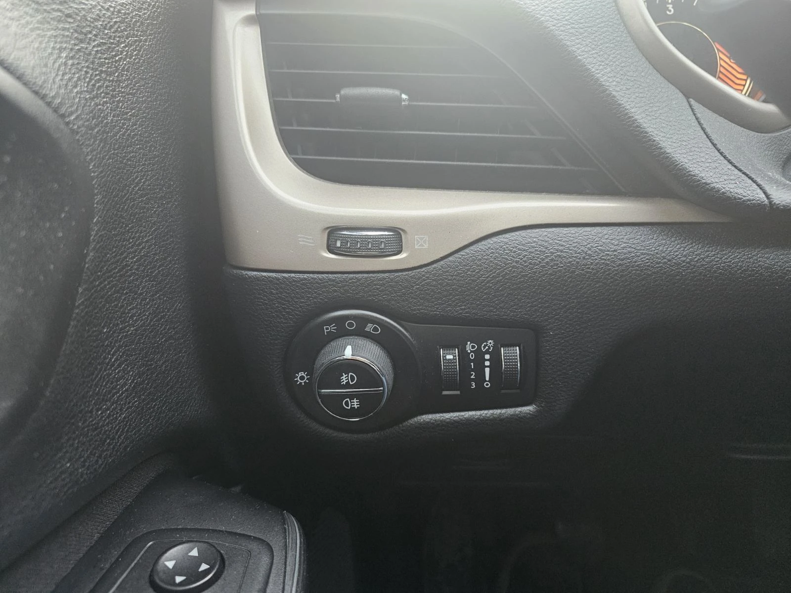 Jeep Cherokee 2.0 dCi 140hp 4x2 | Mobile.bg � ����������� 13