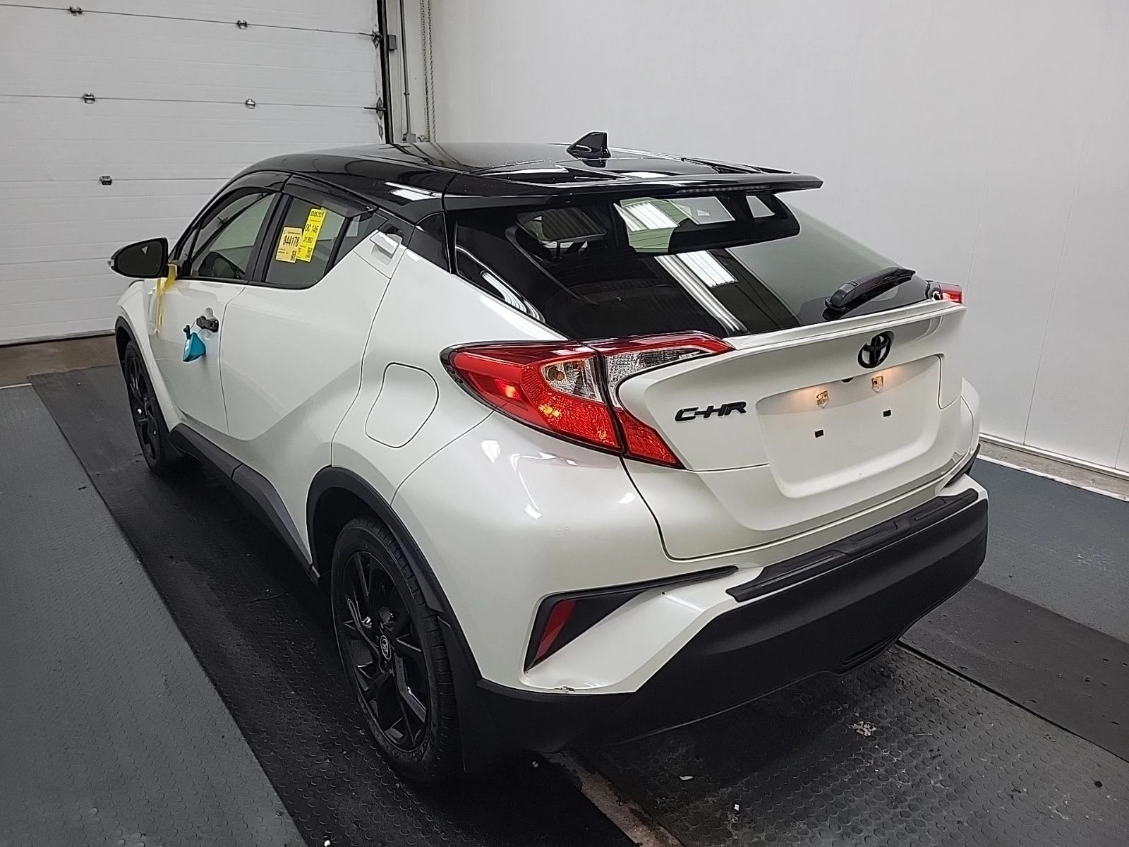 Toyota C-HR LE  CARFAX - изображение 4