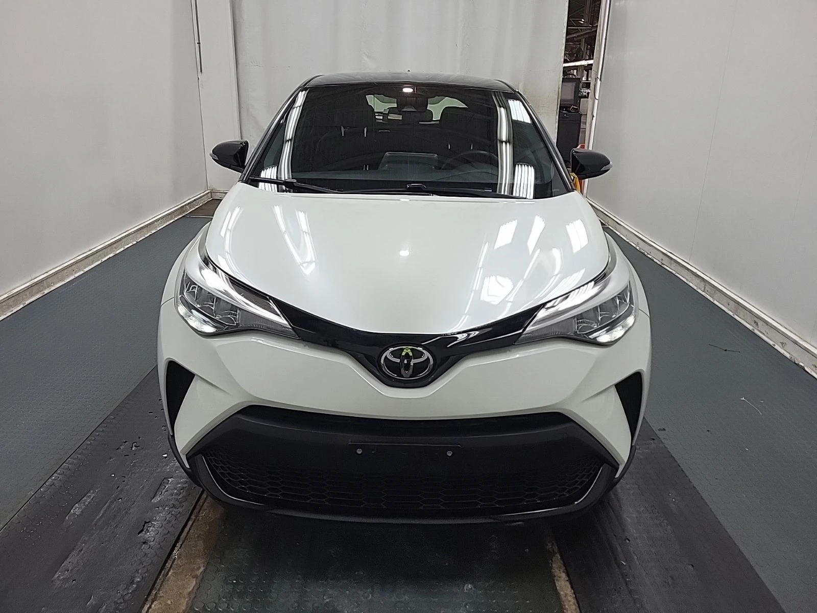 Toyota C-HR LE  CARFAX, снимка 17 - Автомобили и джипове - 53714756